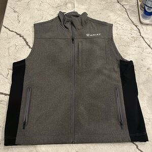 Ariat vest